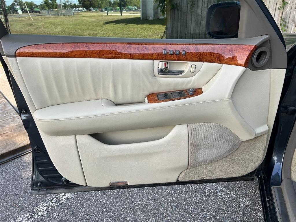 Lexus LS 430 Sedan 2006