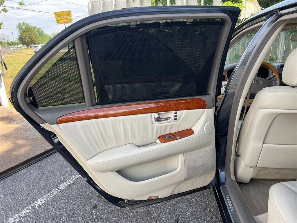 Lexus LS 430 Sedan 2006