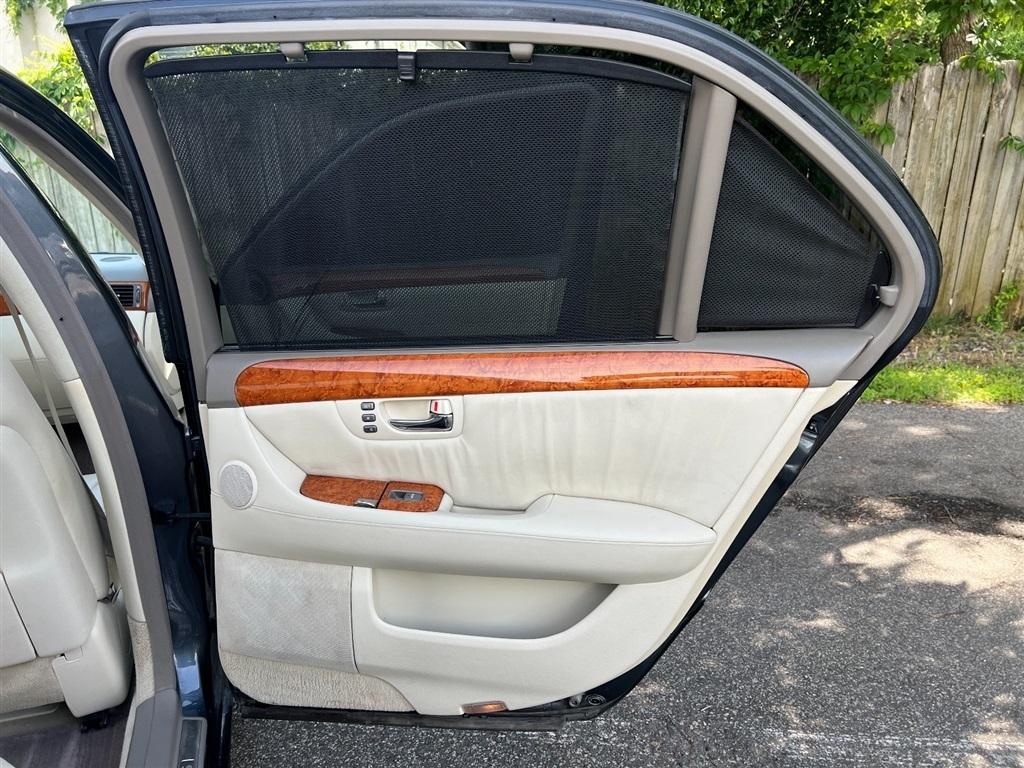 Lexus LS 430 Sedan 2006