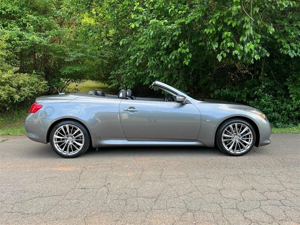 Infiniti Q60 Convertible 2dr 2015