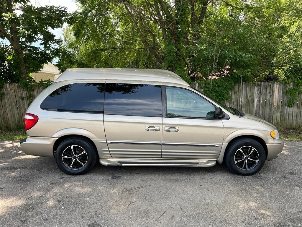 Chrysler Town & Country 4dr Limited FWD 2003
