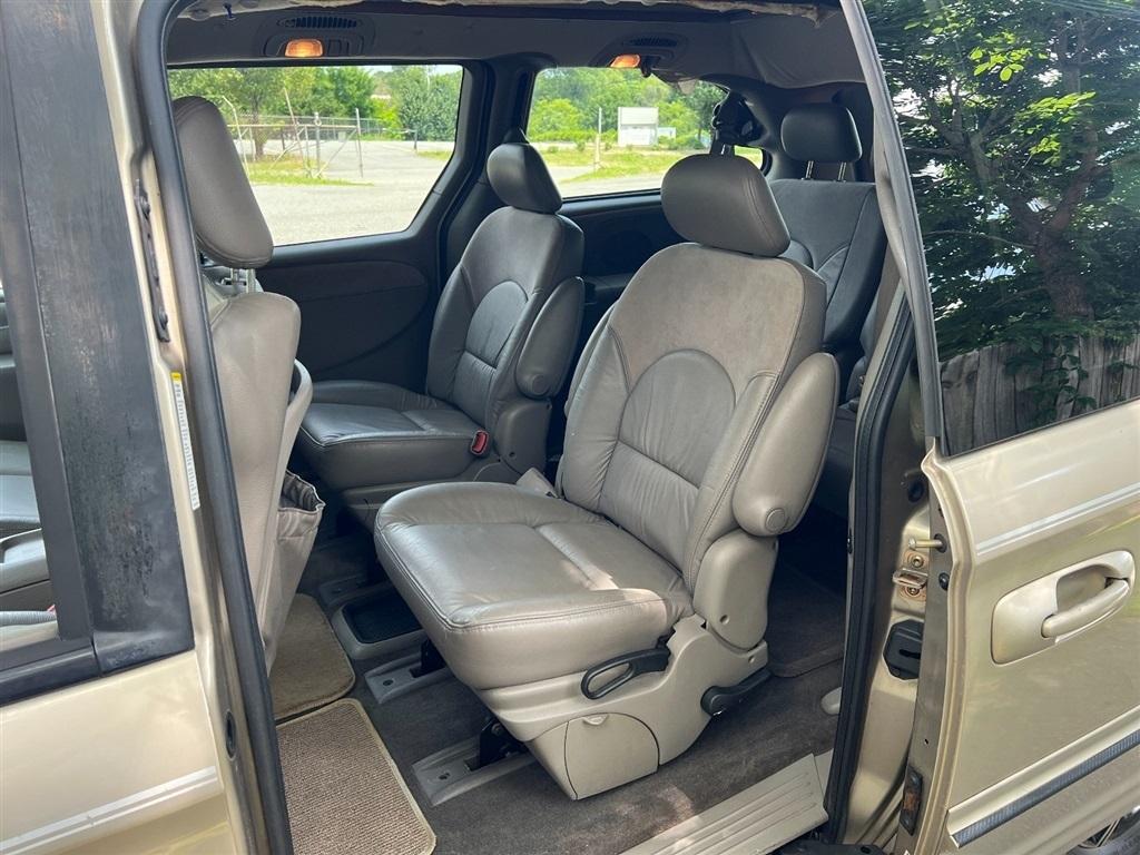 Chrysler Town & Country 4dr Limited FWD 2003