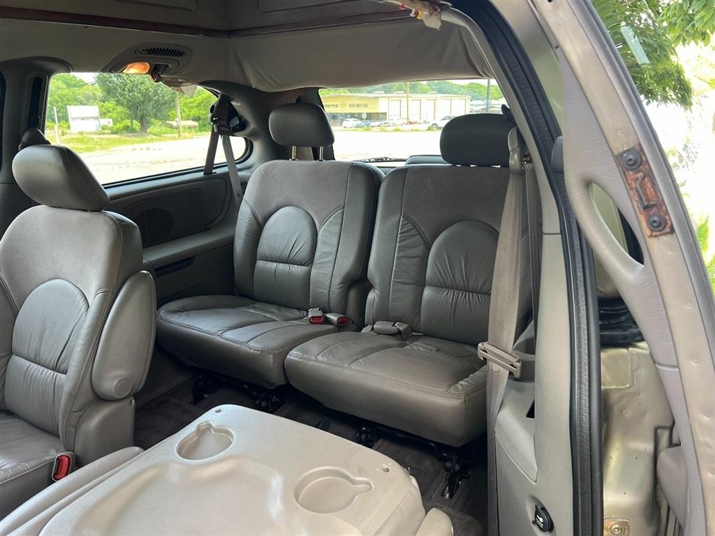Chrysler Town & Country 4dr Limited FWD 2003