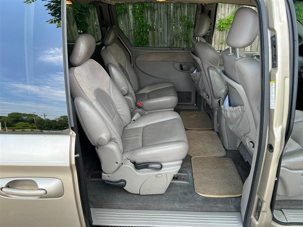 Chrysler Town & Country 4dr Limited FWD 2003