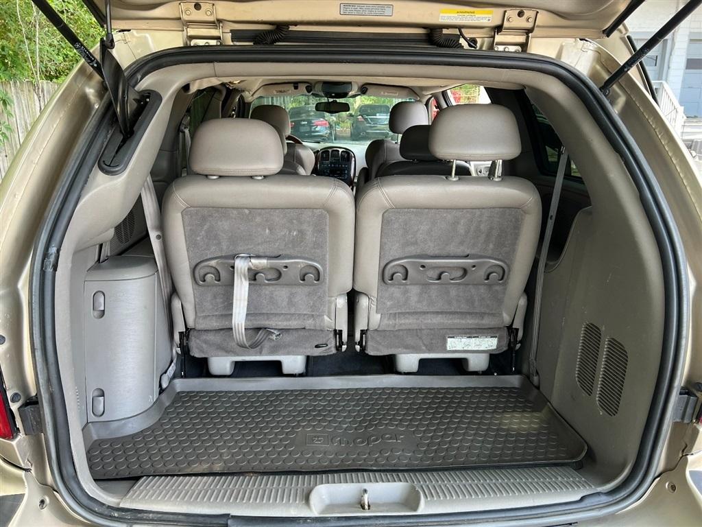 Chrysler Town & Country 4dr Limited FWD 2003