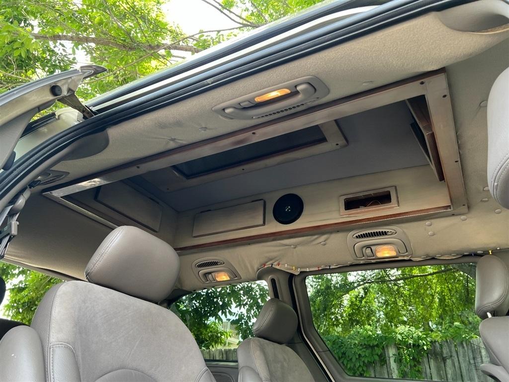 Chrysler Town & Country 4dr Limited FWD 2003