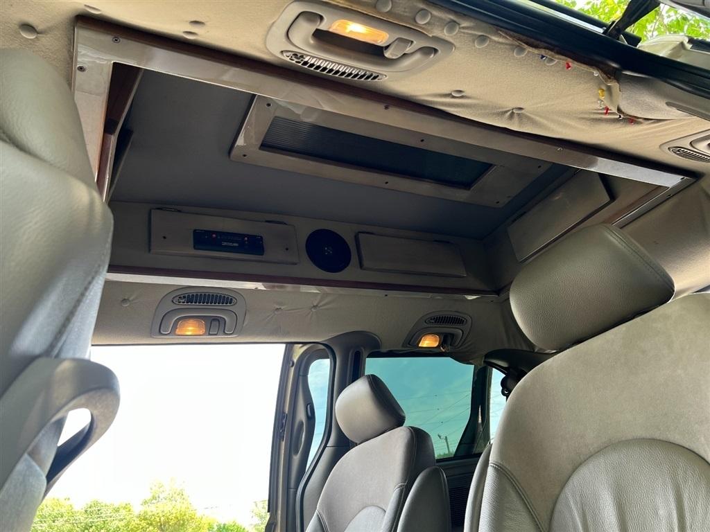 Chrysler Town & Country 4dr Limited FWD 2003