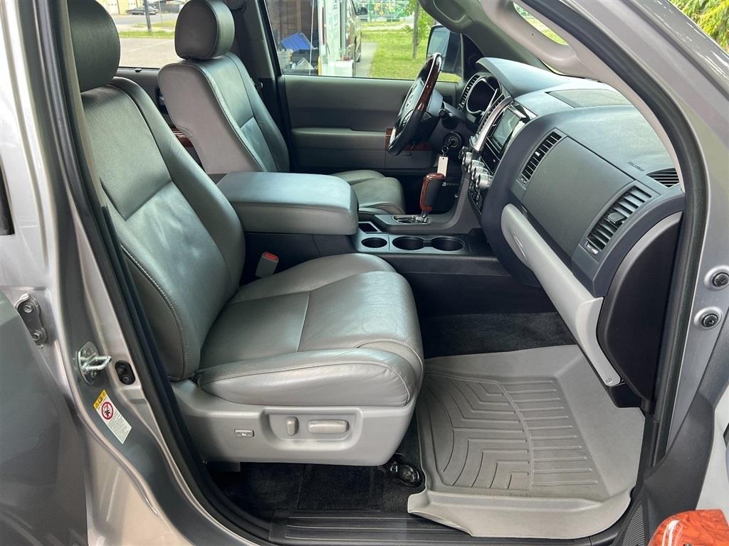 Toyota Sequoia Platinum 4WD (Natl) 2018