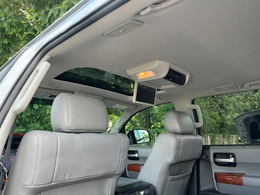 Toyota Sequoia Platinum 4WD (Natl) 2018