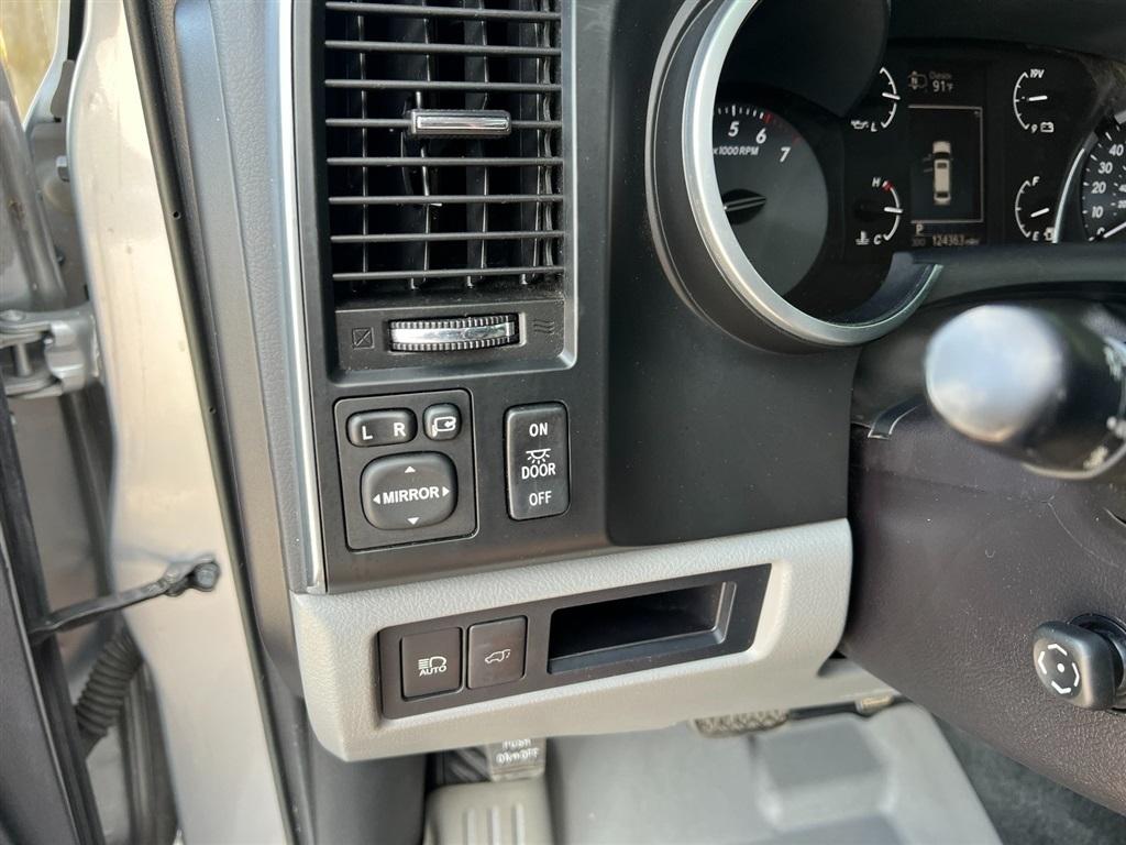 Toyota Sequoia Platinum 4WD (Natl) 2018