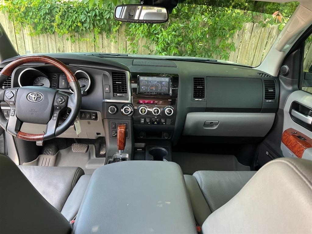 Toyota Sequoia Platinum 4WD (Natl) 2018