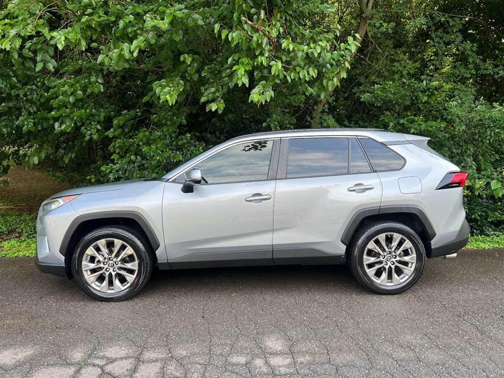 Toyota RAV4 XLE Premium AWD (Natl) 2019