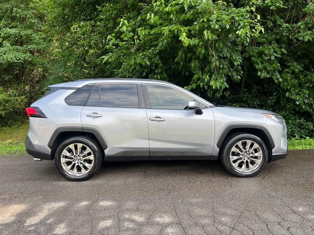 Toyota RAV4 XLE Premium AWD (Natl) 2019