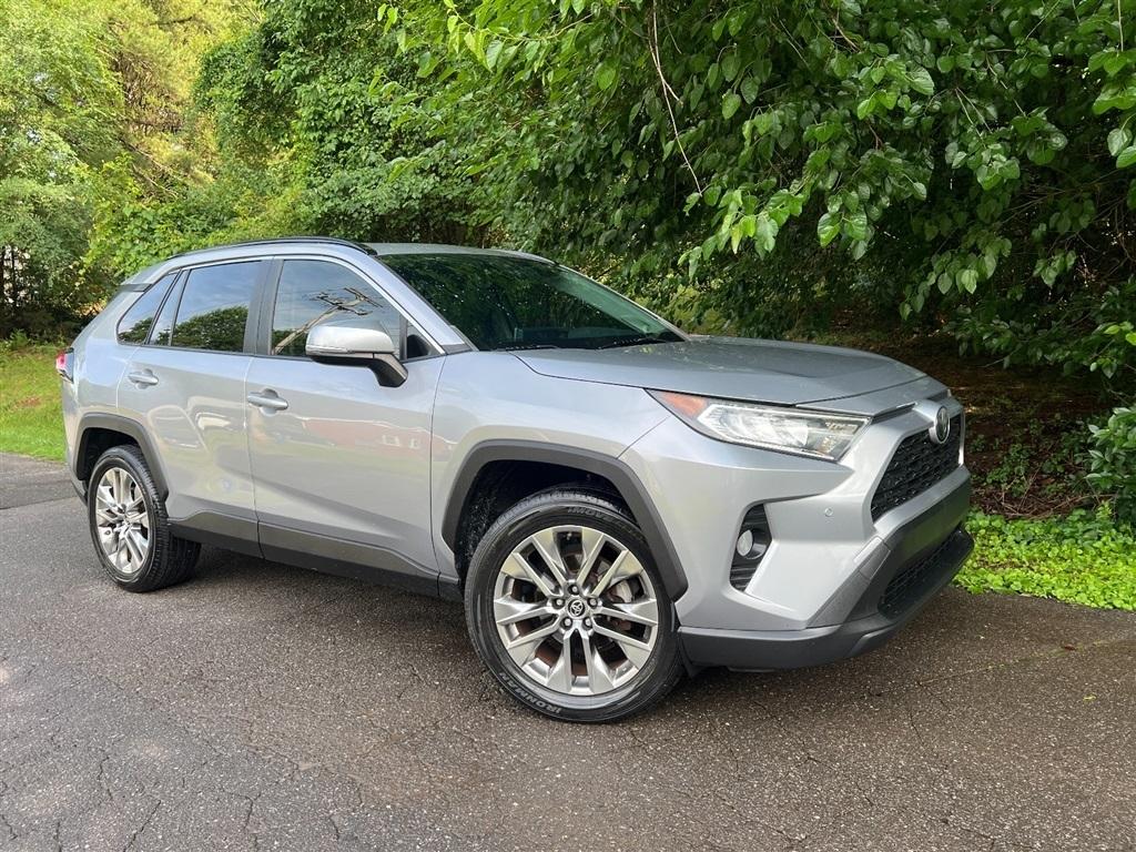 Toyota RAV4 XLE Premium AWD (Natl) 2019