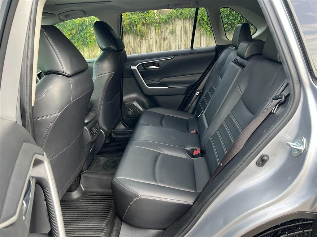 Toyota RAV4 XLE Premium AWD (Natl) 2019