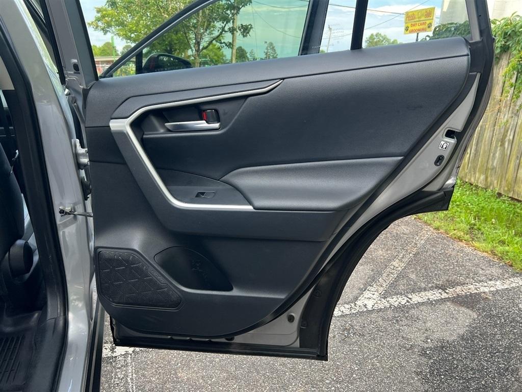 Toyota RAV4 XLE Premium AWD (Natl) 2019