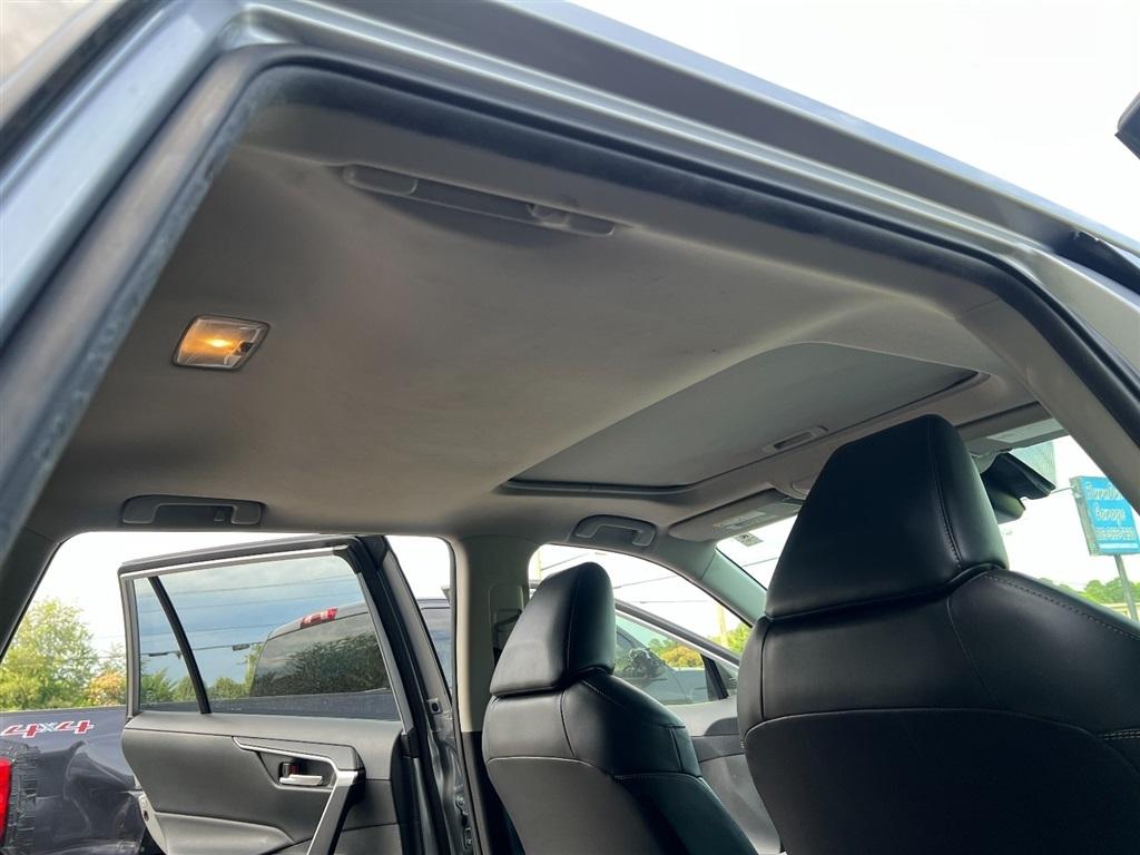 Toyota RAV4 XLE Premium AWD (Natl) 2019