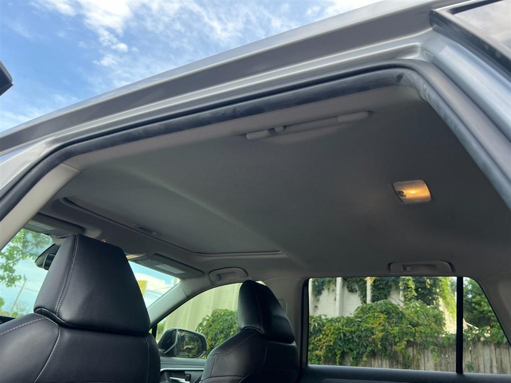 Toyota RAV4 XLE Premium AWD (Natl) 2019