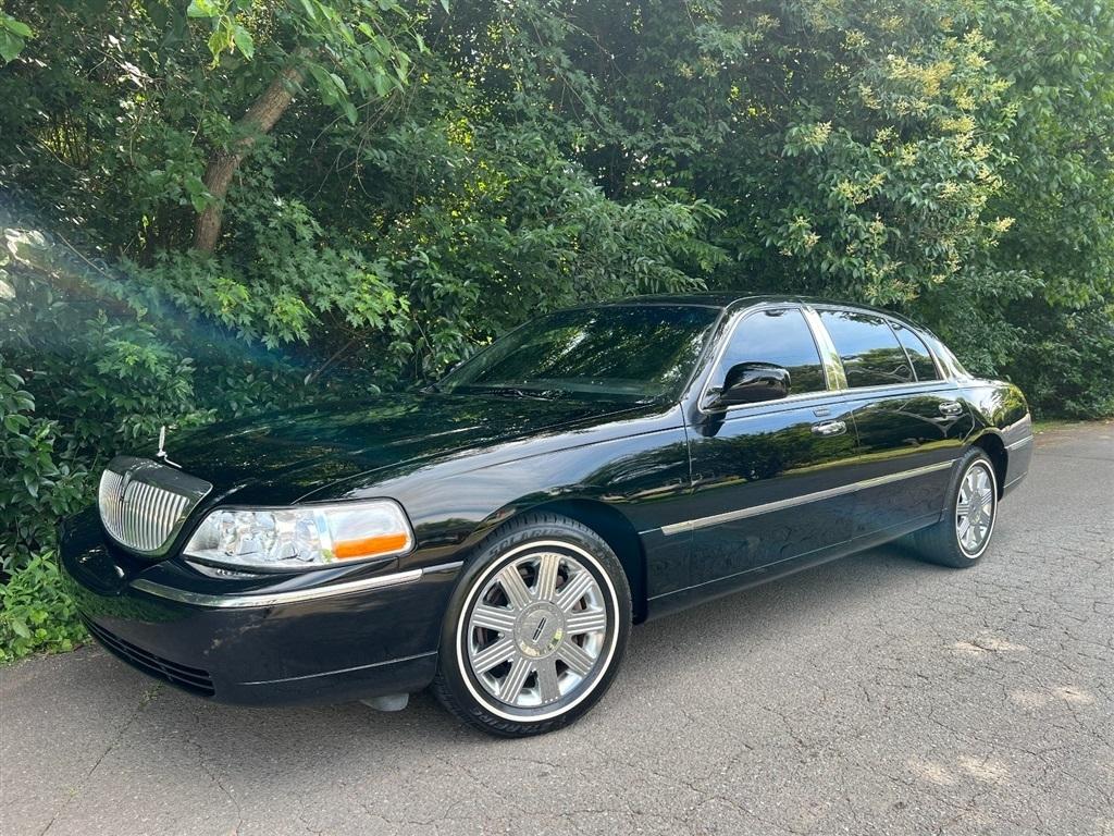 Lincoln Town Car 4dr Sdn Signature L 2011