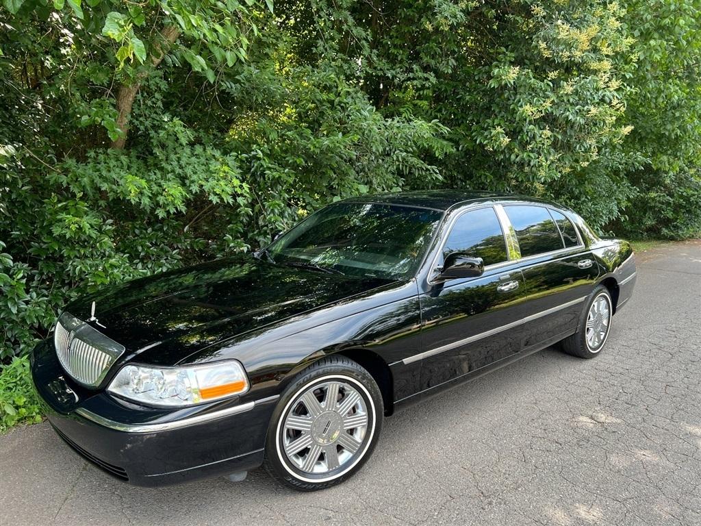 Lincoln Town Car 4dr Sdn Signature L 2011