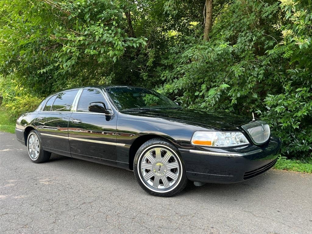 Lincoln Town Car 4dr Sdn Signature L 2011