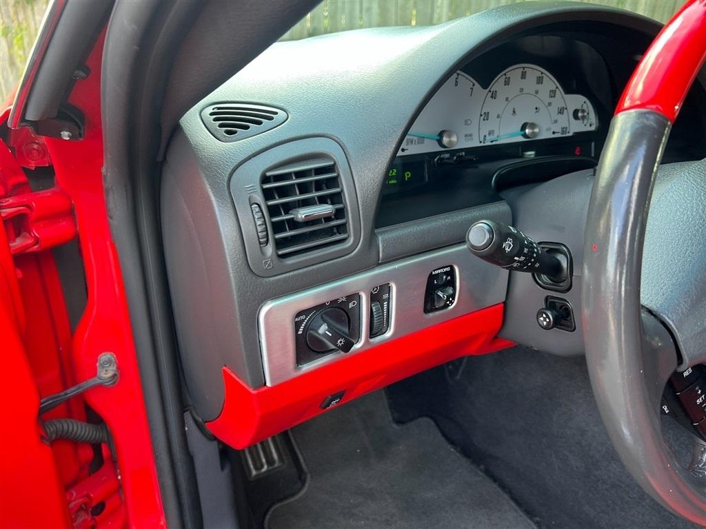 Ford Thunderbird 2dr Conv w/Hardtop Deluxe 2002