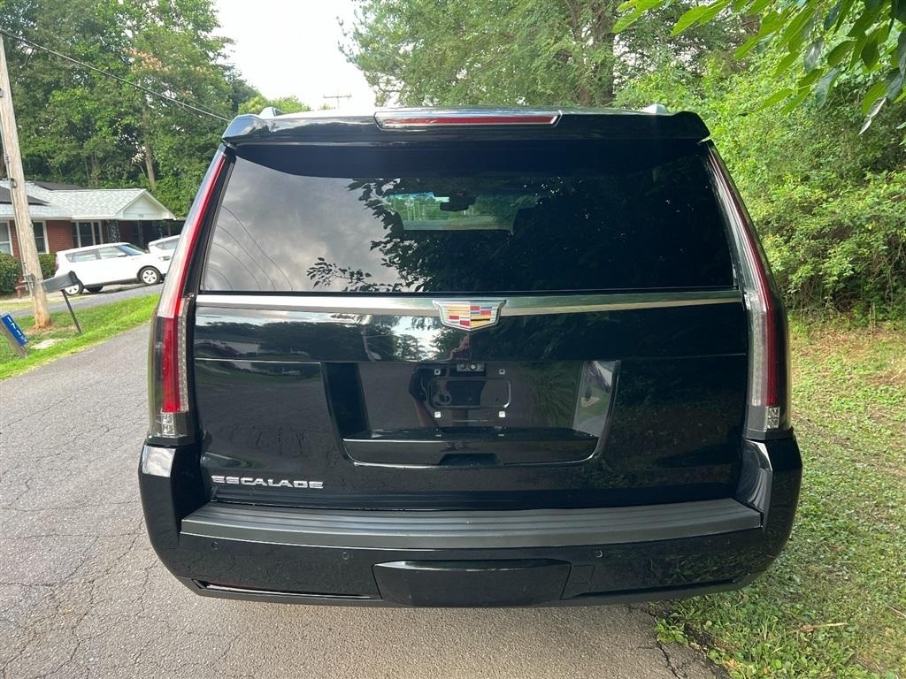 Cadillac Escalade 4WD 4dr Luxury 2019
