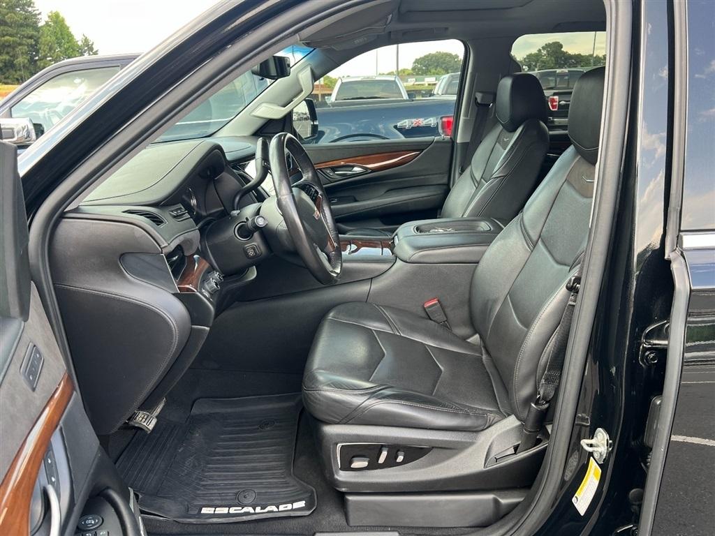 Cadillac Escalade 4WD 4dr Luxury 2019