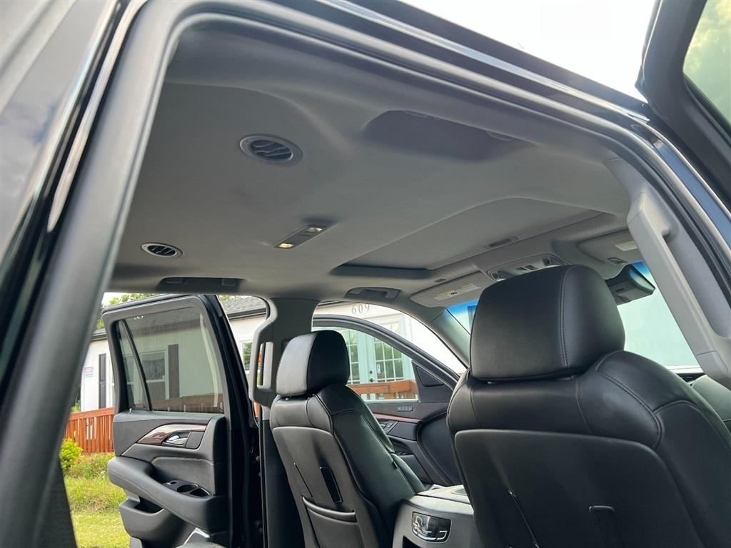 Cadillac Escalade 4WD 4dr Luxury 2019