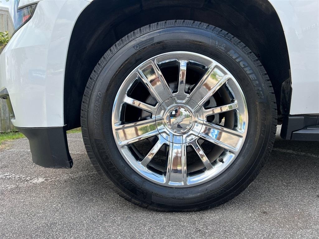 Chevrolet Suburban 2WD 4dr 1500 LT 2017