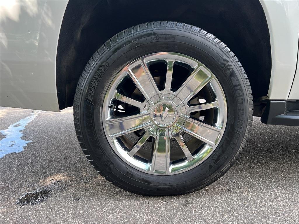 Chevrolet Suburban 2WD 4dr 1500 LT 2017
