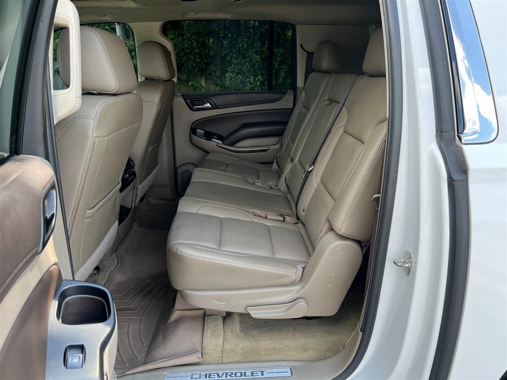 Chevrolet Suburban 2WD 4dr 1500 LT 2017