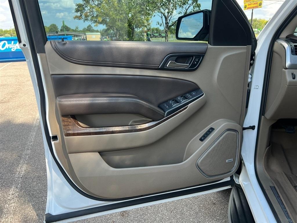 Chevrolet Suburban 2WD 4dr 1500 LT 2017