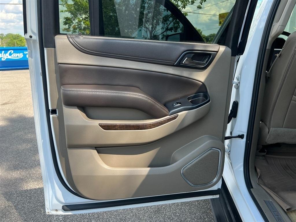 Chevrolet Suburban 2WD 4dr 1500 LT 2017