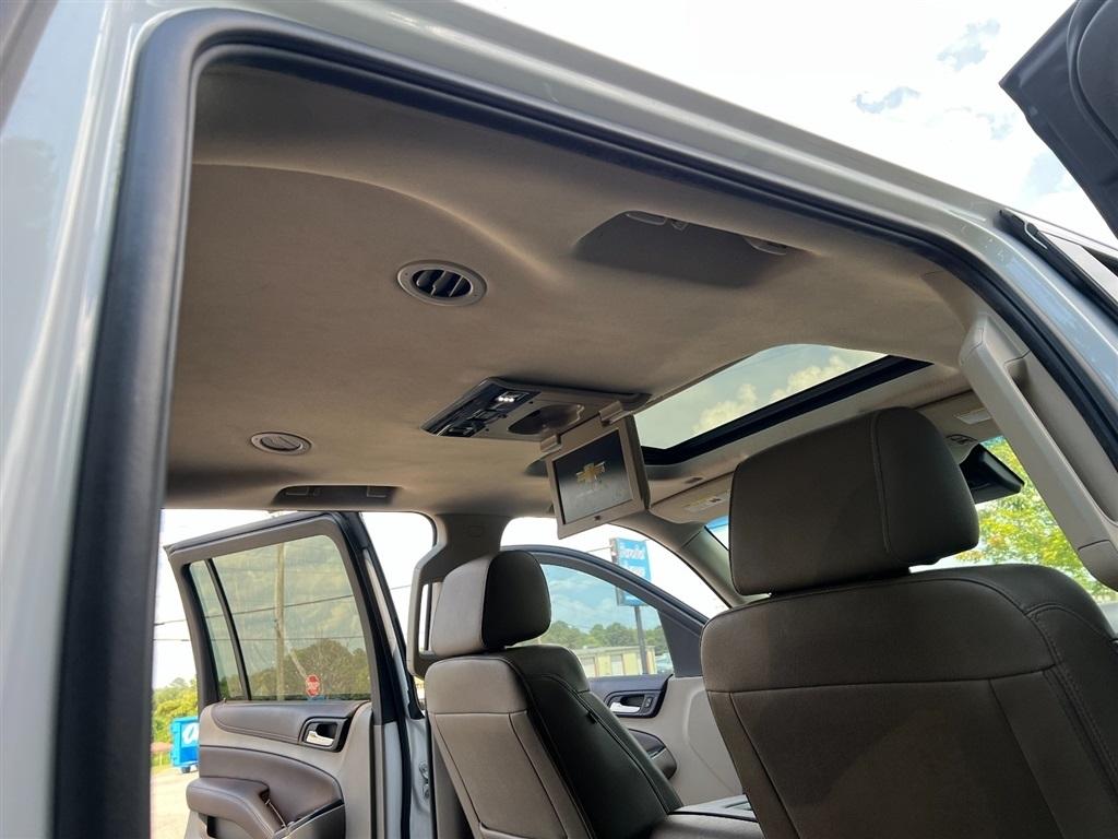 Chevrolet Suburban 2WD 4dr 1500 LT 2017
