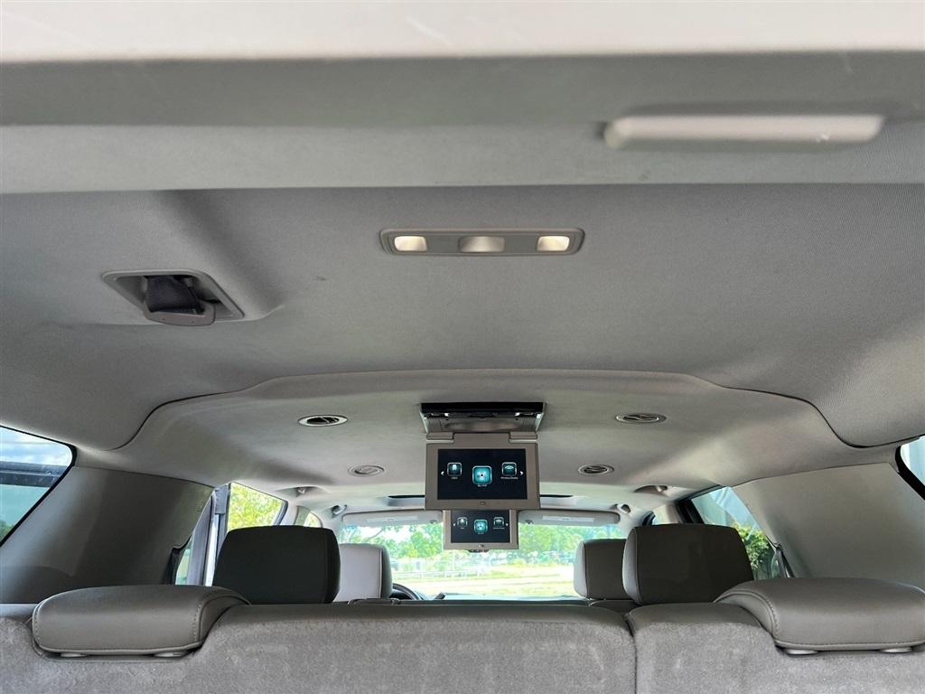 Chevrolet Suburban 2WD 4dr 1500 LT 2017