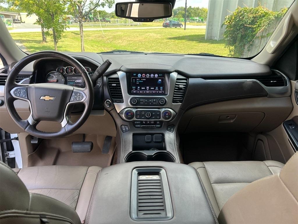 Chevrolet Suburban 2WD 4dr 1500 LT 2017