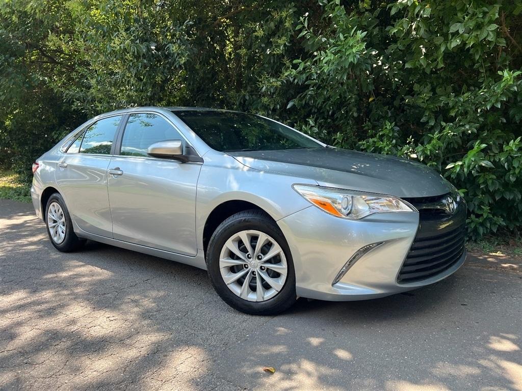 Toyota Camry 4dr Sdn I4 Auto LE (Natl) 2015