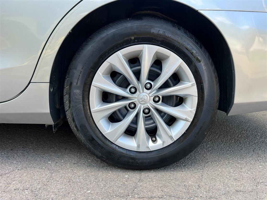 Toyota Camry 4dr Sdn I4 Auto LE (Natl) 2015