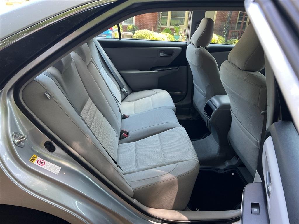 Toyota Camry 4dr Sdn I4 Auto LE (Natl) 2015