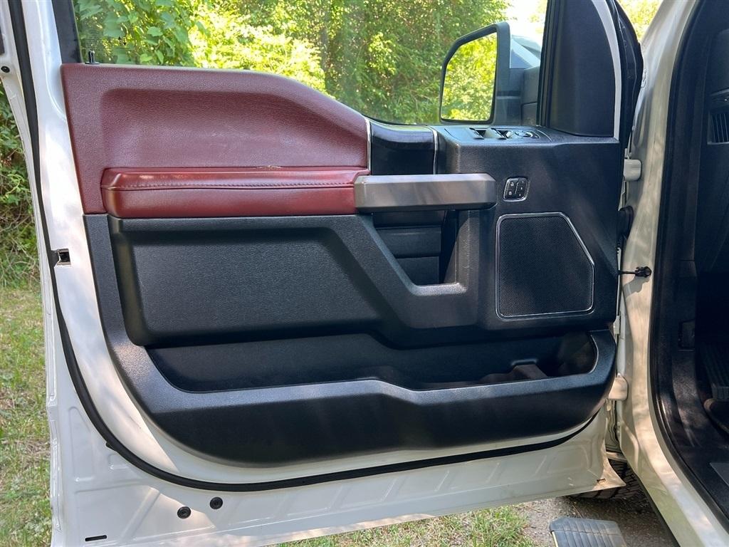 Ford F-150 4WD SuperCrew 145" Platinum 2019