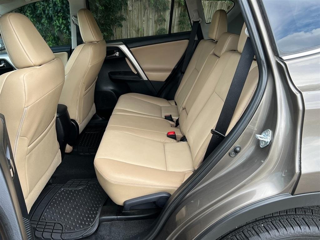 Toyota RAV4 FWD 4dr Limited (Natl) 2015