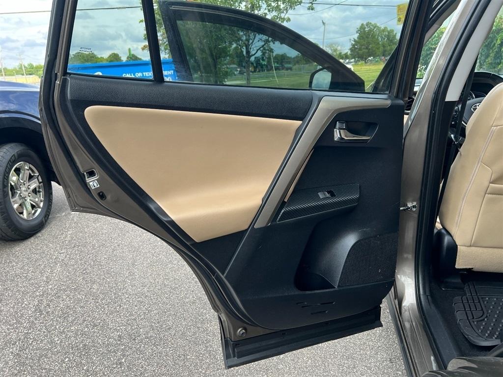 Toyota RAV4 FWD 4dr Limited (Natl) 2015
