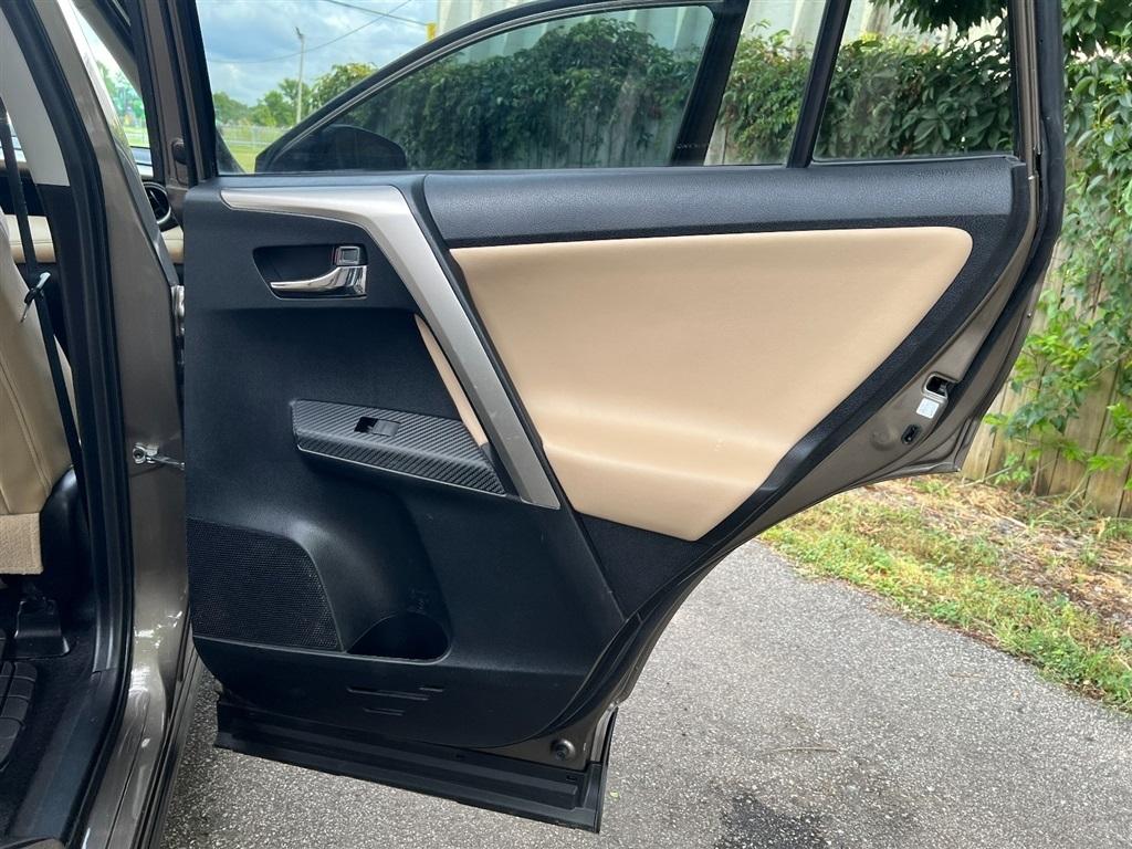 Toyota RAV4 FWD 4dr Limited (Natl) 2015