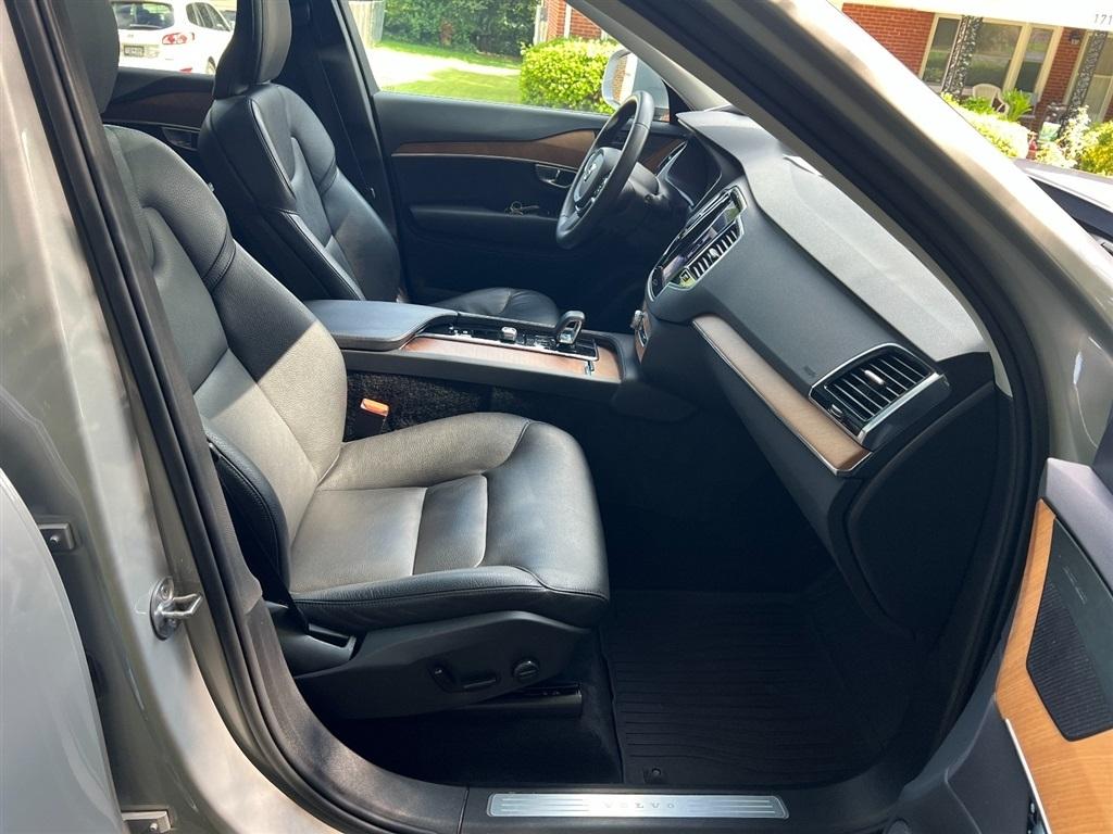 Volvo XC90 B6 AWD Plus Bright Theme 7P 2023