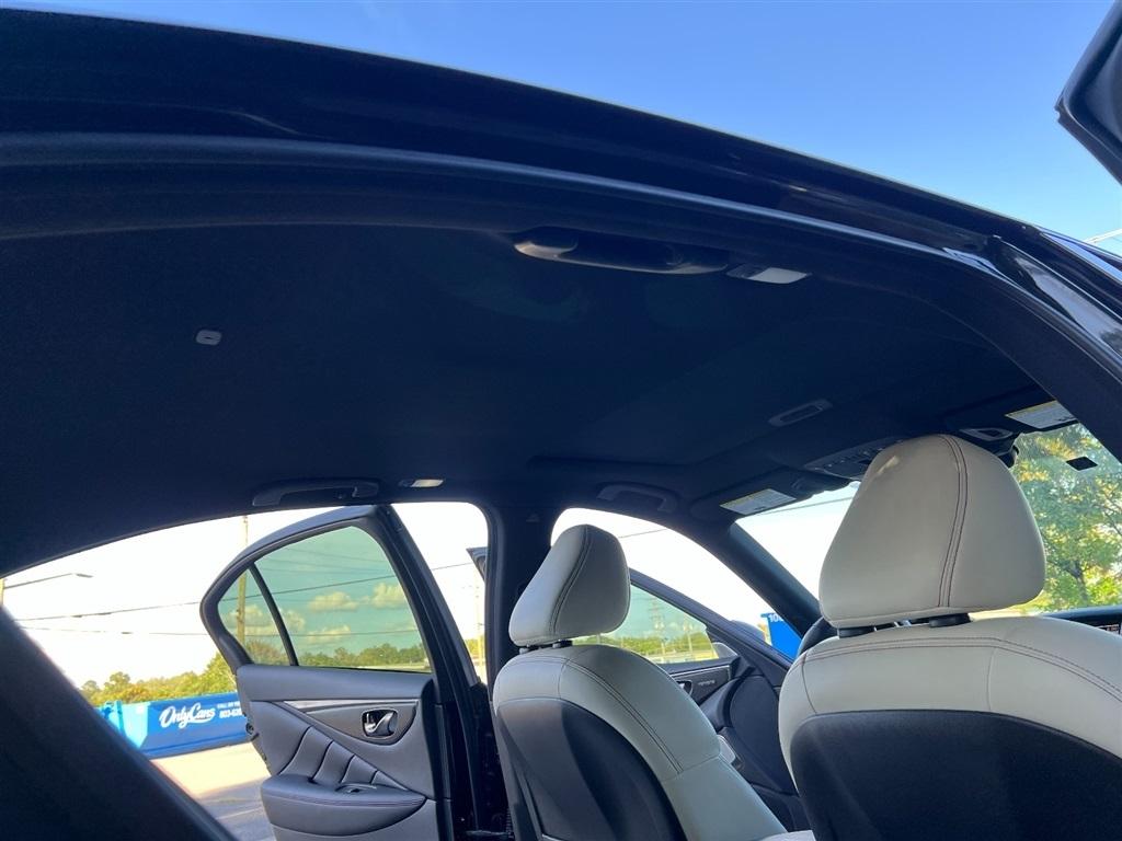 Infiniti Q50 RED SPORT 400 RWD 2021