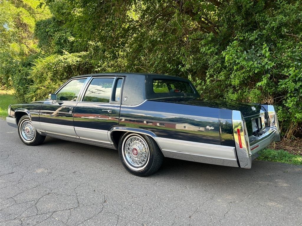 Cadillac Brougham 4dr Sedan 1991