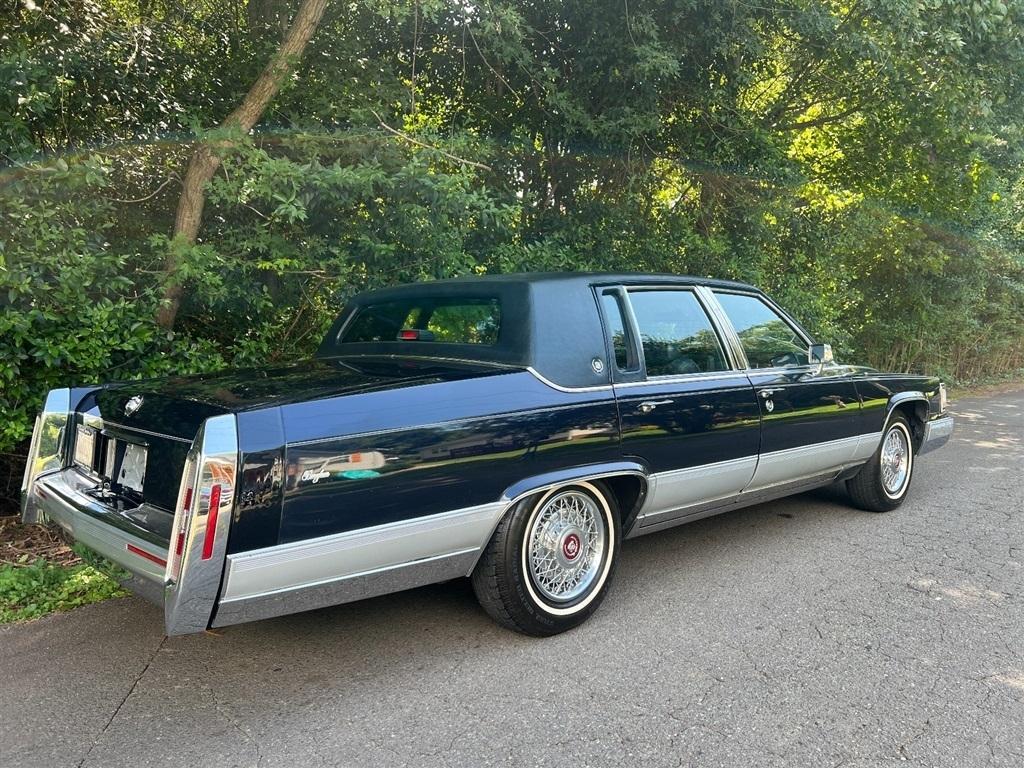 Cadillac Brougham 4dr Sedan 1991