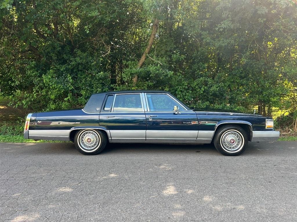 Cadillac Brougham 4dr Sedan 1991
