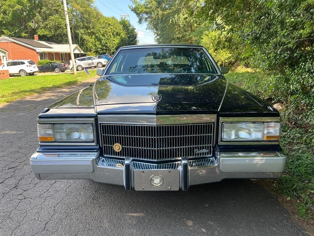 Cadillac Brougham 4dr Sedan 1991